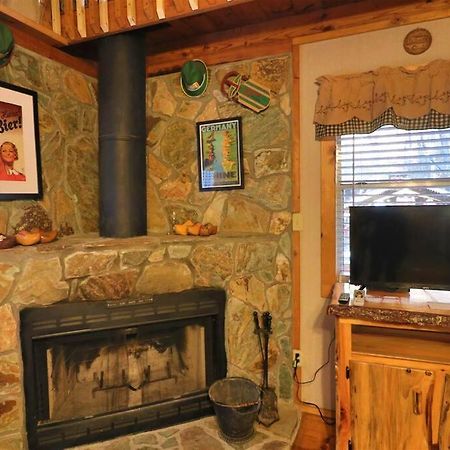 Oktoberfest Themed Cabin In Woods Stream #14 Helen Zewnętrze zdjęcie