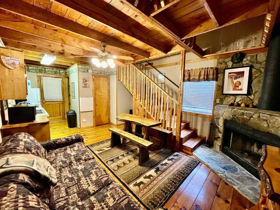 Oktoberfest Themed Cabin In Woods Stream #14 Helen Zewnętrze zdjęcie